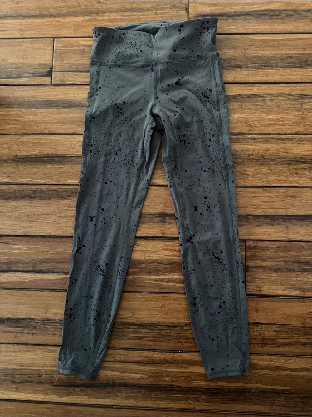 Vuori Stride Leggings in Oregano Splatter